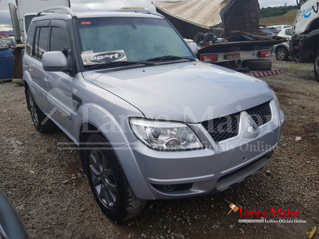 LOTE 005 - MITSUBISHI PAJERO TR4 FLEX 2.0 16V 2013