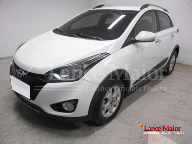 LOTE 028 - Hyundai HB20X Premium 1.6 (Aut) 2015